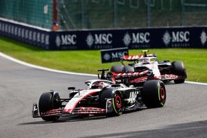 Kevin Magnussen, Haas VF-23, Nico Hulkenberg, Haas VF-23