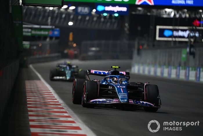 Pierre Gasly, Alpine A523, Fernando Alonso, Aston Martin AMR23