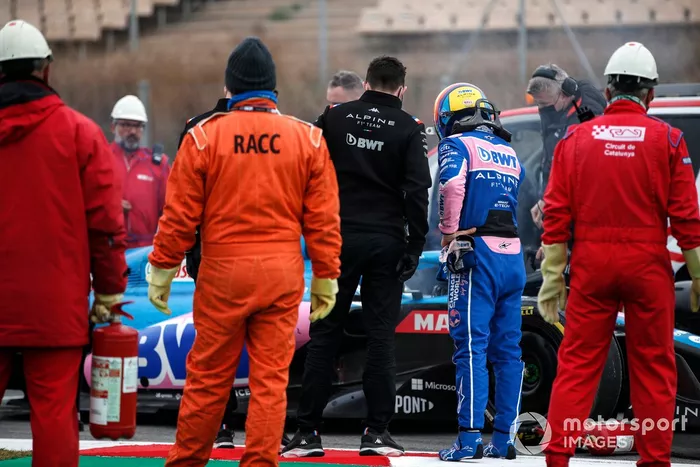 Fernando Alonso, Alpine A522, problemas de motor
