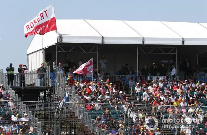 Pubblico che sostiene Robert Kubica, Williams Racing