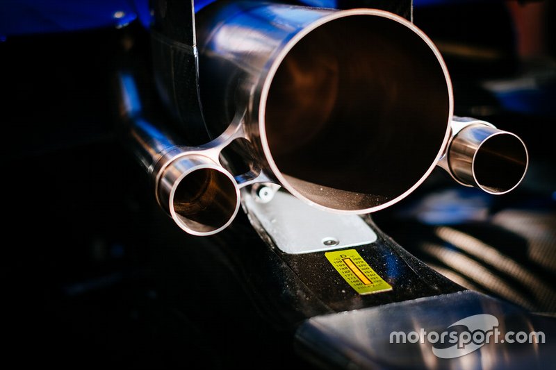 Mercedes AMG F1 W10, detalle del escape