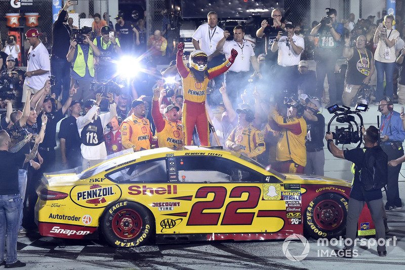 Joey Logano, Team Penske, Ford Fusion Shell Pennzoil