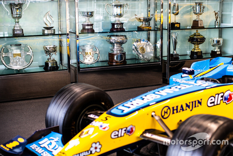 Sala de exhibición  Renault R24