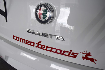 Alfa Romeo Giulietta TCR, dettaglio dei loghi Alfa e Romeo Ferraris