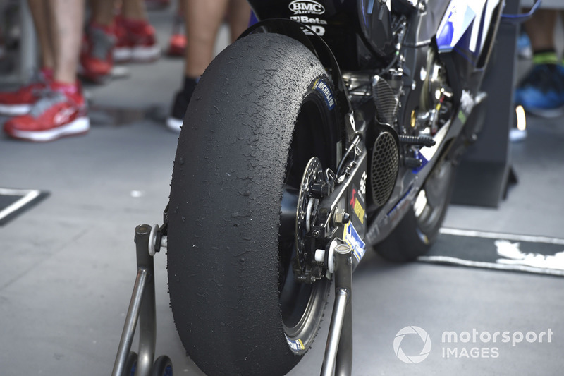 Valentino Rossi, Yamaha Factory Racing rueda