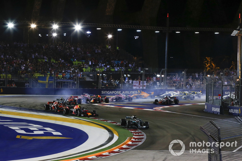 Lewis Hamilton, Mercedes AMG F1 W09 EQ Power+, Max Verstappen, Red Bull Racing RB14 y Sebastian Vettel, Ferrari SF71H
