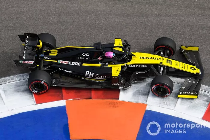 Daniel Ricciardo, Renault F1 Team R.S.19