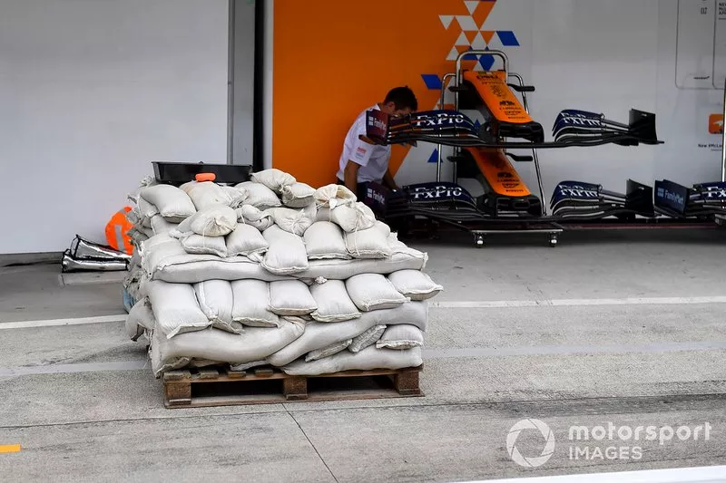 Preparaciones para la llegada del tifón a Suzuka