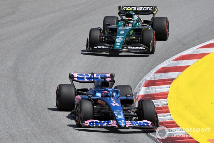 Fernando Alonso, Alpine A522, Sebastian Vettel, Aston Martin AMR22