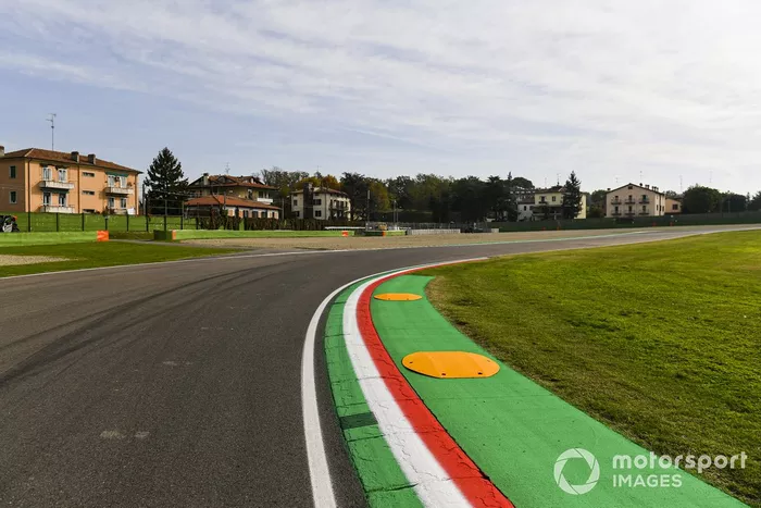 Pianos en Imola