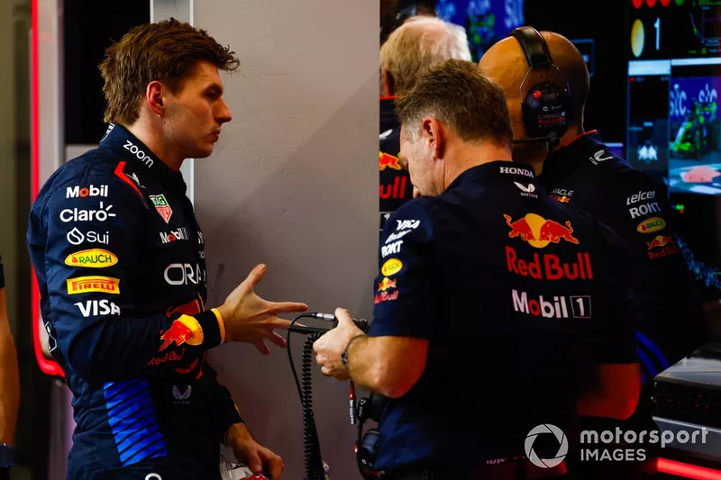 Max Verstappen, Red Bull Racing, avec Christian Horner, directeur d'équipe, Red Bull Racing