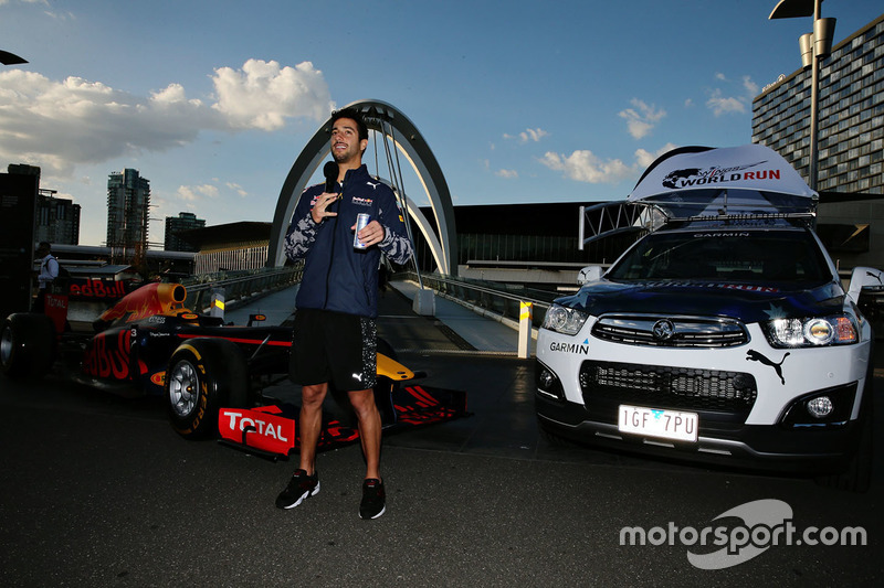 Daniel Ricciardo em encontro com a mídia
