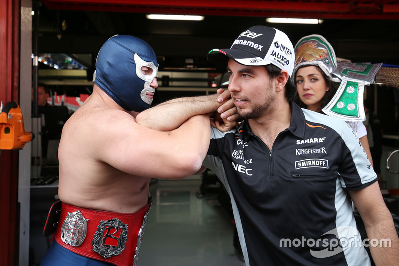 Sergio Pérez, Sahara Force India F1 con Blue Demon Jr. Luchador