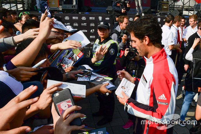 #1 Porsche Team Porsche 919 Hybrid: Mark Webber