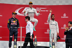 Подіум: Макс Ферстаппен, Red Bull Racing, Ніко Росберг, Mercedes AMG F1, Льюіс Хемілтон, Mercedes AM
