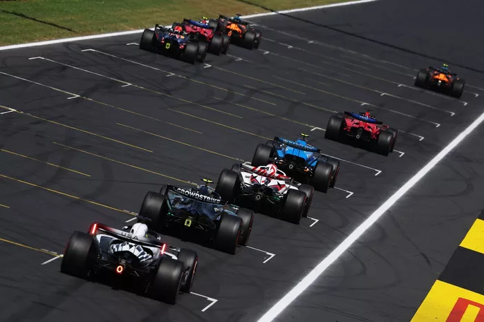 Andrea Kimi Antonelli, Mercedes, Esteban Ocon, Haas F1 Team, Carlos Sainz, Williams, Sergio Perez, Cadillac Racing