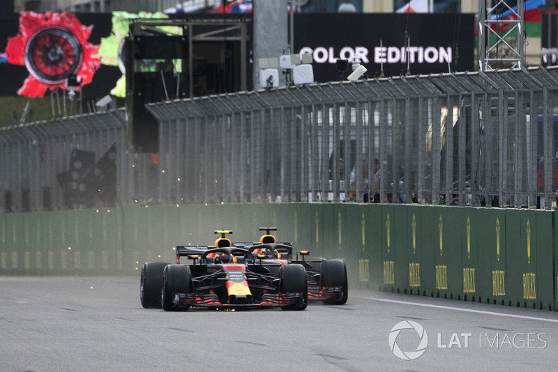 Max Verstappen, Red Bull Racing RB14 and Daniel Ricciardo, Red Bull Racing RB14 battle