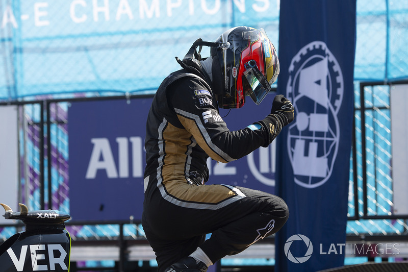 Jean-Eric Vergne, Techeetah, gana la carrera