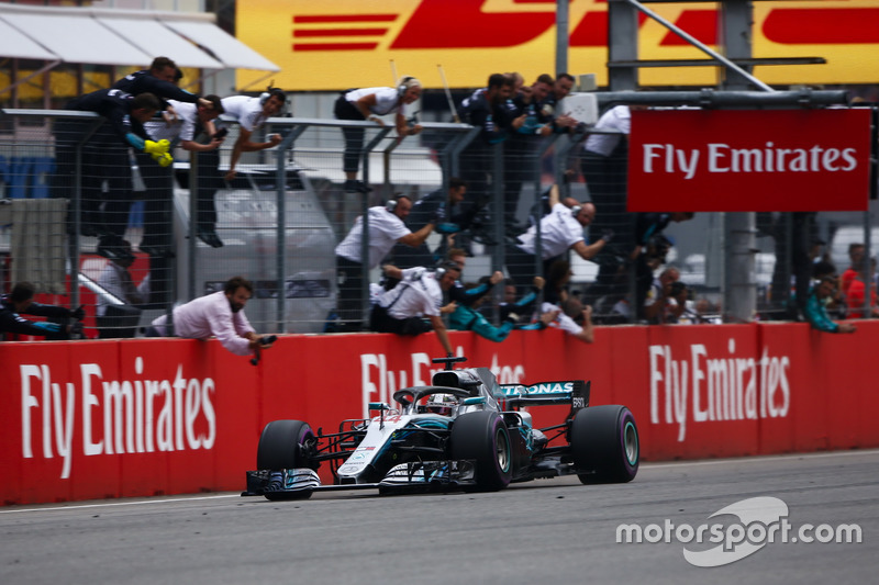 Льюіс Хемілтон, Mercedes AMG F1 W09