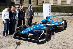 Corine Mauch, Présidente de la Ville de Zurich, Lino Guzzella, Président ETH Zurich, Alberto Longo, Cofondateur et co-fondateur et chef de championnat, Formula E Holdings, Gian Rossi, Leiter Region Schweiz, Julius Bär