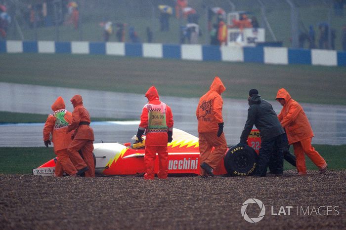 Luca Badoer, Lola BMS Ferrrari T93/40 dans les graviers