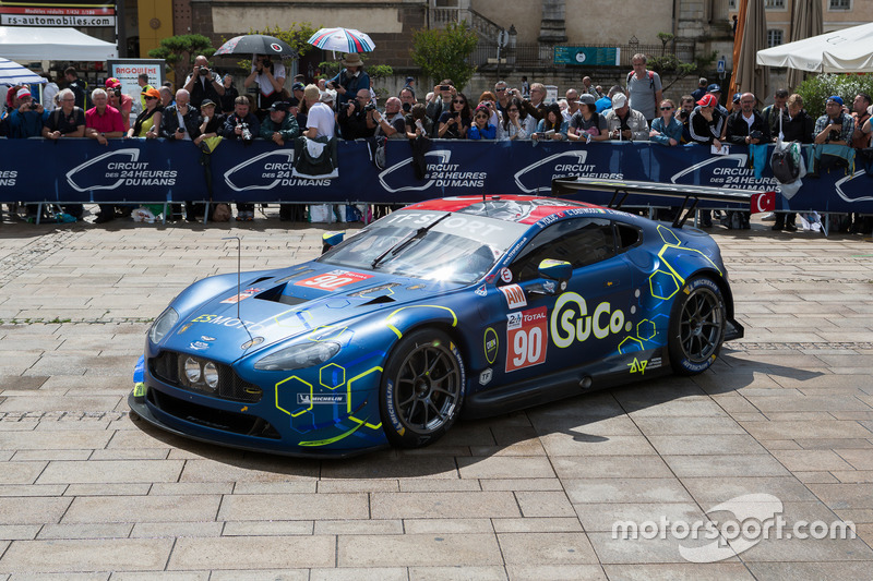 #90 TF Sport Aston Martin Vantage: Salih Yoluc, Euan Alers-Hankey, Charles Eastwood