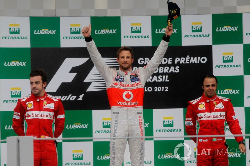 Podio: segundo puesto Fernando Alonso, Ferrari, ganador de la carrera Jenson Button, McLaren, tercer puesto Felip