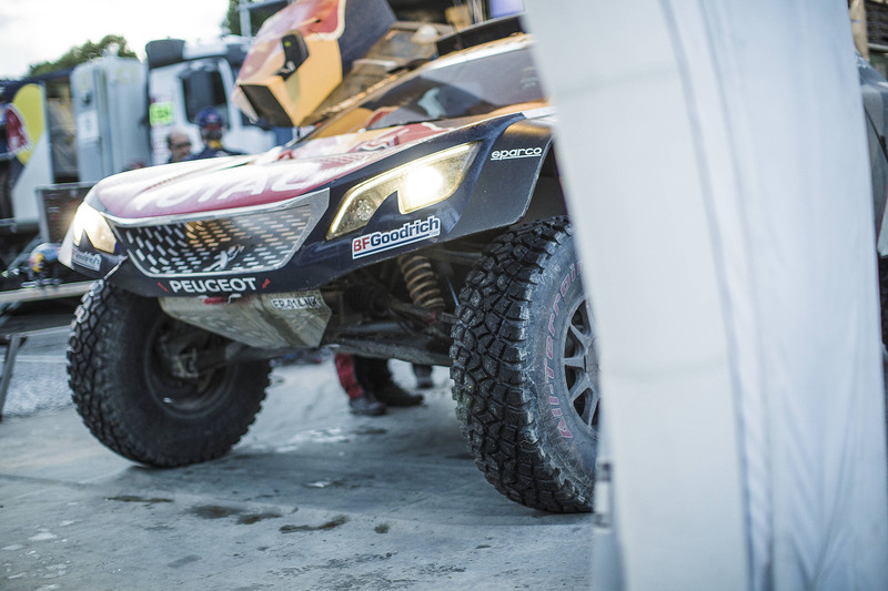 #303 Peugeot Sport Peugeot 3008 DKR: Carlos Sainz, Lucas Cruz