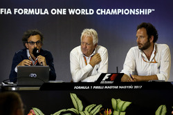 Laurent Mekies, FIA-Sicherheitschef, Charlie Whiting, FIA-Rennleiter, Matteo Bonciani, FiA-Pressespr