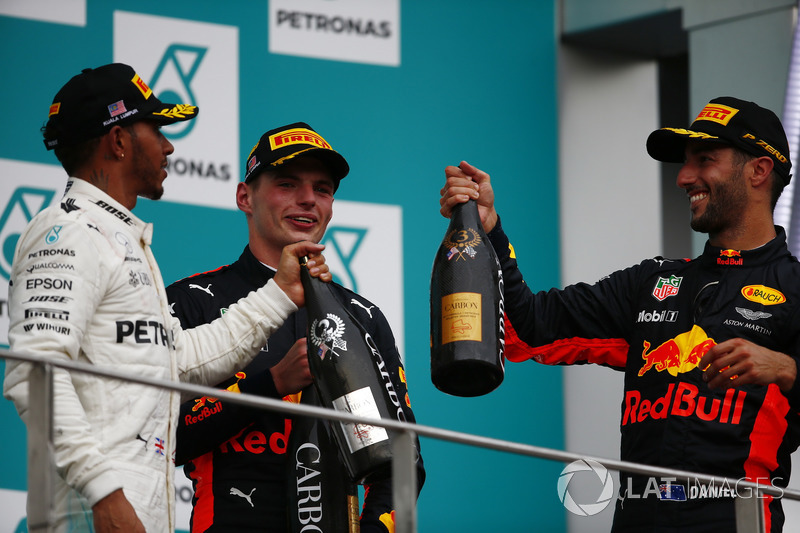 second place Lewis Hamilton, Mercedes AMG F1, Max Verstappen, Red Bull Racing, race winner, third place Daniel Ricciardo, Red Bull Racing, toast, Champagne on the podium