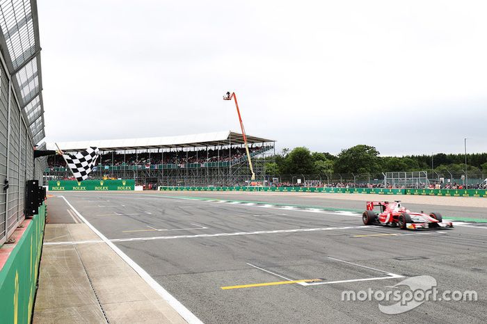 Ganador de la carrera Charles Leclerc, PREMA Powerteam