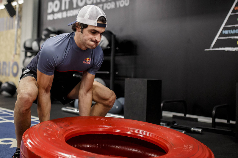 Carlos Sainz Jr., Scuderia Toro Rosso, durante l'allenamento