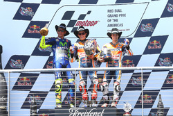 Podium : le vainqueur Marc Marquez, Repsol Honda Team, le deuxième, Valentino Rossi, Yamaha Factory Racing, le troisième, Dani Pedrosa, Repsol Honda Team