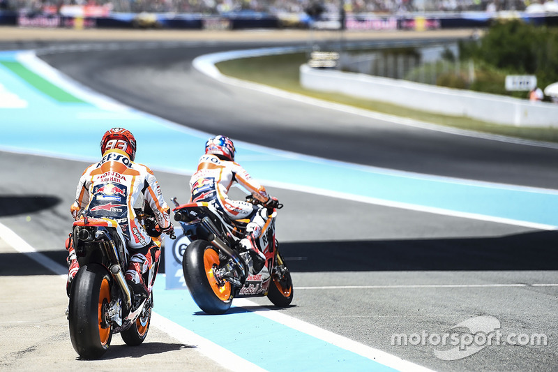 Marc Márquez et Dani Pedrosa quittent la pitlane