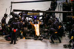 Nico Hulkenberg, Renault Sport F1 Team RS17, in the pits