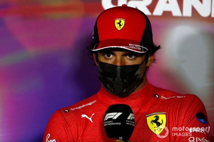 Carlos Sainz Jr., Ferrari, 3ª posición, en la rueda de prensa