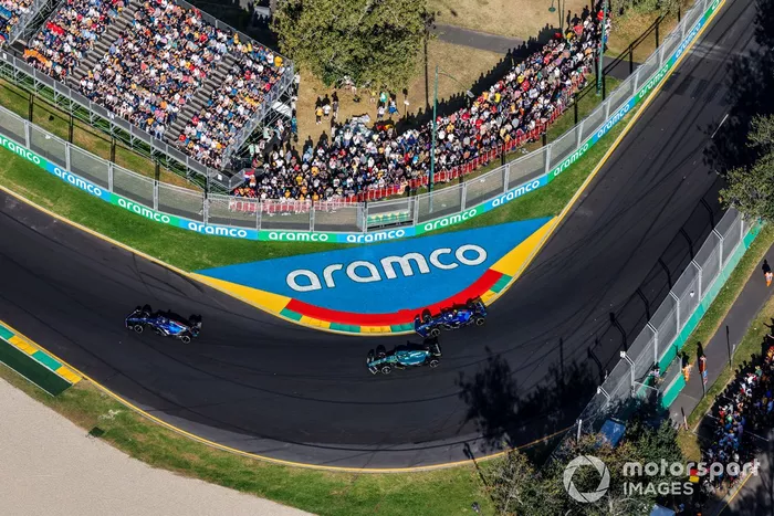 Alex Albon, Williams FW44, Lance Stroll, Aston Martin AMR22, Nicholas Latifi, Williams FW44