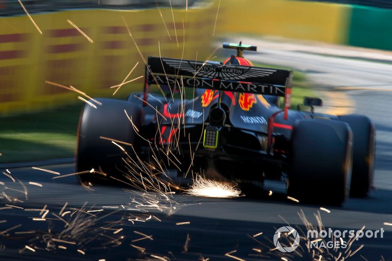 Pierre Gasly, Red Bull Racing RB15, kicks up some sparks