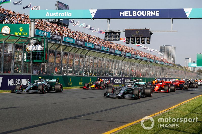 Valtteri Bottas, Mercedes AMG W10 leads Lewis Hamilton, Mercedes AMG F1 W10 at the start of the race