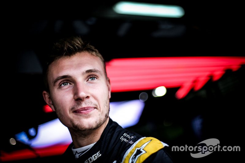 Renault anunció a Sergey Sirotkin como piloto reserva y tercer piloto. Él sería el encargado de sustituir a Ricciardo o Hulkenberg si es necesario