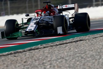 Antonio Giovinazzi, Alfa Romeo Racing C38 avec de la peinture aérodynamique sur l'aileron avant