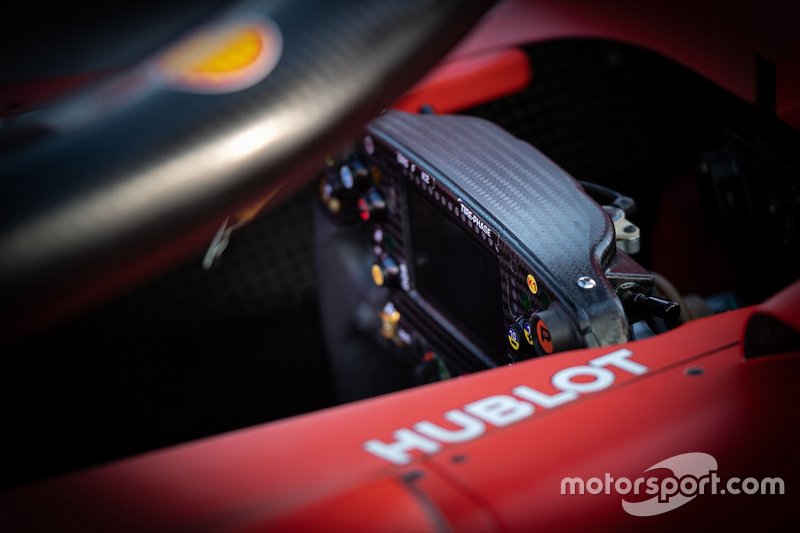 Ferrari SF90, dettaglio del volante