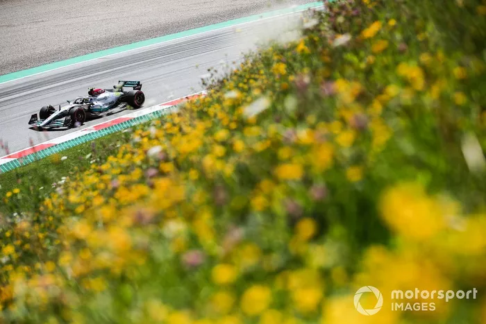 Lewis Hamilton, Mercedes W13