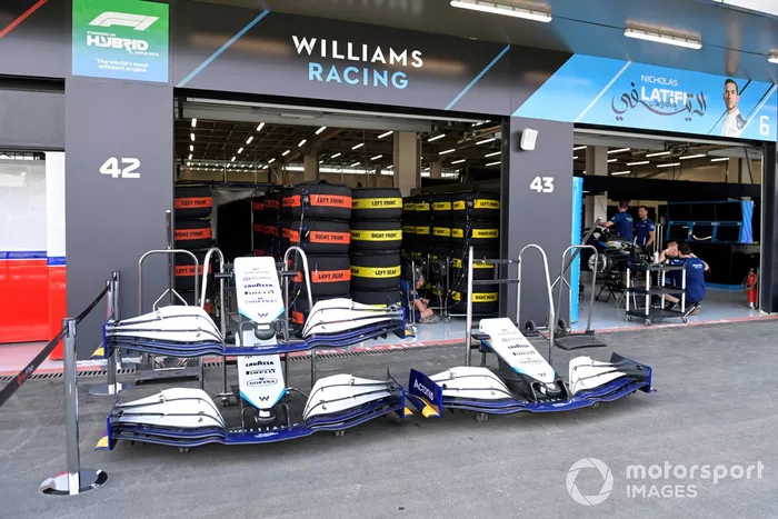 Morros y alerones del coche de Nicholas Latifi, Williams