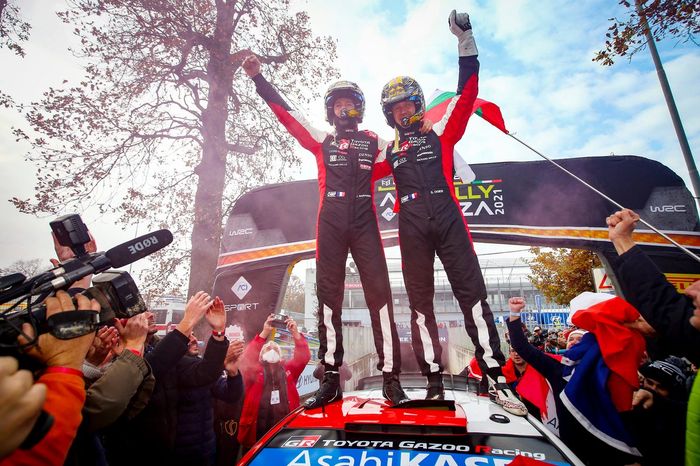 Ganador y campeón Sébastien Ogier, Julien Ingrassia, Toyota Gazoo Racing WRT Toyota Yaris WRC
