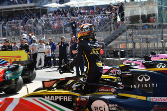 Carlos Sainz Jr., Renault Sport F1 Team R.S. 18 in parc ferme