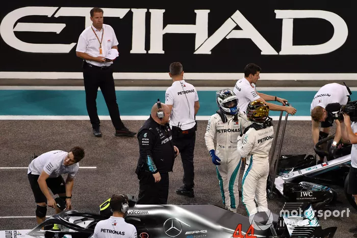 Lewis Hamilton, Mercedes AMG F1 y Valtteri Bottas, Mercedes AMG F1 en Parc Ferme 
