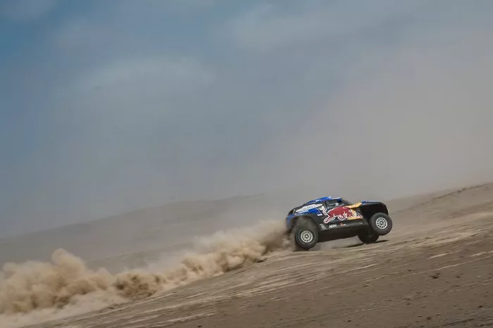 #300 X-Raid Mini JCW Team: Carlos Sainz, Lucas Cruz