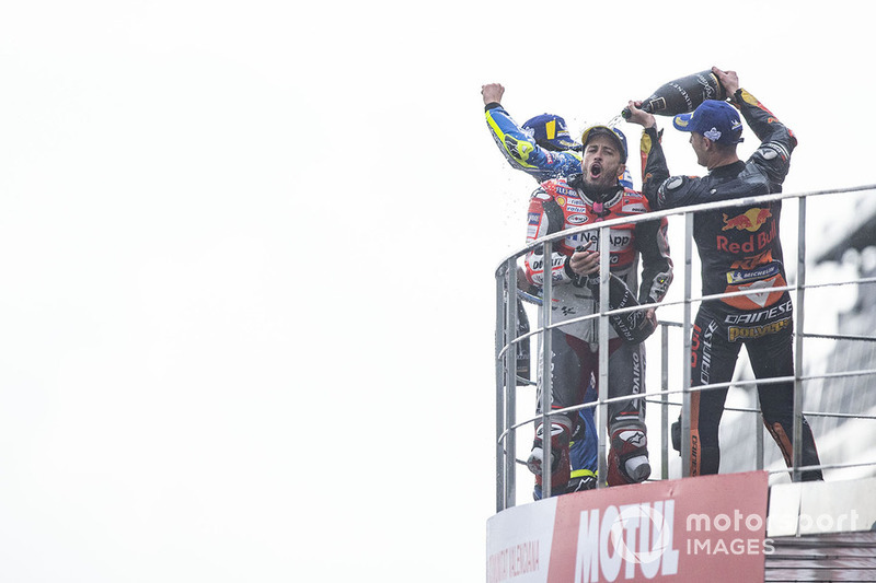 Подіум: переможець гонки Андреа Довіціозо, Ducati Team, друге місце Алекс Рінс, Team Suzuki MotoGP, третє місце Пол Еспаргаро, Red Bull KTM Factory Racing