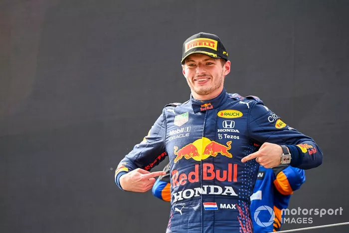 Podio: ganador Max Verstappen, Red Bull Racing